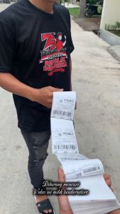 BENDERA RUMAH UKURAN SEDANG 105 x 67