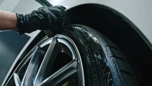 CARPRO DarkSide (4L) – Tire & Rubber Sealant-Highly Hydrophobic-Satin Black Shine