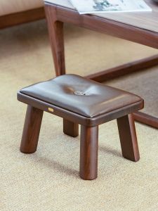 เก้าอี้สตูลไม้จริงขนาดเล็ก Nalando Good สำหรับโต๊ะน้ำชา เก้าอี้สตูลแบบสวมใส่ เบาะนุ่ม เก้าอี้สตูลเตี้ย สำหรับห้องนั่งเล่น ใช้ในบ้าน เฟอร์นิเจอร์เด็ก