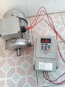 ⭐Versi bahasa Inggris⭐ 4kw Inverter Converter VFD alat pengatur kecepatan dinamo converter motor Frekuensi Speed Controller Drive ac Konversi Penggerak Variabel Inverter Kontrol Vektor Input 3 Phase Fase Ke Output Untuk CNC Motor Spindel