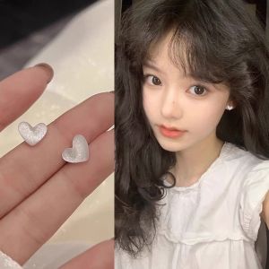 Delicate Sleeping Heart Earrings Womens Style Unique Design Simple Versatile Ear Jewelry Small Size No Jelly Required