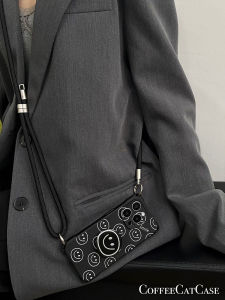 เคสโทรศัพท์มือถือแบบมีสายสะพายข้างแบบปรับได้พร้อมขาตั้ง ดีไซน์ยิ้ม ดีไซน์สร้างสรรค์ ดีไซน์เรียบง่าย ดีไซน์สัมผัสพิเศษ