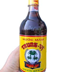 thùng 15chai nước mắm trung vị 3 con cua 850ml  đậm đà thơm ngon đúng vị .hạn sử dụng luôn mới