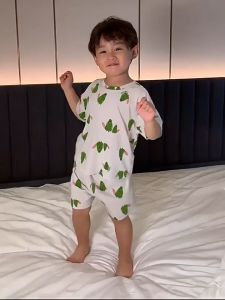 ชุดนอนเด็ก ชุดนอนผ้าไหมน้ำแข็งสำหรับเด็กผู้ชายในฤดูร้อน ชุดนอนแขนสั้นทรงหลวมลำลอง