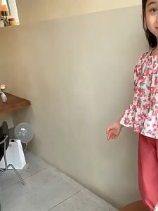 สาวชุดฤดูร้อน 2025 ใหม่ Yangqi Funky สาวน้อยเด็กเด็กสแควร์คอหักดอกไม้ชุดเด็กขนาดเล็กและขนาดกลาง