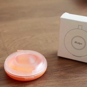 กล่องใส่รีเทนเนอร์ Invisalign จัดฟันใส ฟันปลอม พร้อมแปรงขนาดเล็ก กล่องทรงกลม (P10)