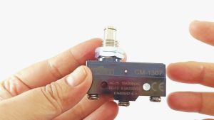 Micro Switch Saklar Sensor Limit Switch CM1307 Fort