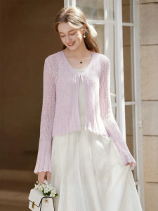 XIANGYING | V-Neck Lightweight Textured Knitted Cardigan
