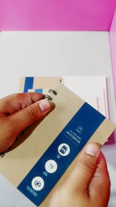 Saengroong สมุดปกน้ำตาล ปกแข็งDIYตกแต่งได้ เนื้อในถนอมสายตา บรรจุ 100แผ่น / เล่ม