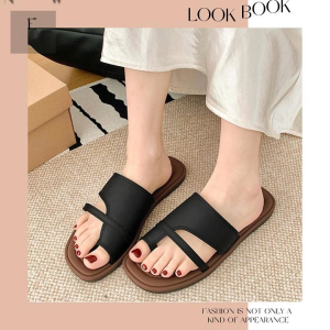 DMshoes ก่อนหมด รองเท้าแตะงานแฟชั่น สีสันสวย คุมโทน แมทช์ง่ายมาก ทรงเก๋ไม่ซ้ำใคร มีให้เลือก 3 สี งานดีขนาดนี้ ต้องมีแล้วนะ ราคาสุดคุ้มเกิ๊นนนนน