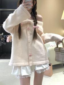 เสื้อสเวตเตอร์คอกลมแขนยาวนิตติ้งสไตล์เกาหลีหวานๆ ฤดูใบไม้ร่วง/ฤดูหนาว เสื้อคลุมไหล่หลวมๆ สำหรับผู้หญิง แฟชั่นเรียบง่าย