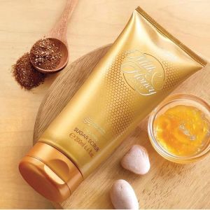 Milk & Honey Gold smoothing Sugar Scrub 200ml