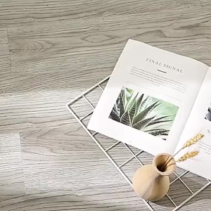 กระเบื้องยางลายไม้ แผ่นปูพื้น36 ชิ้น แผ่น PVCปูพื้น กระเบื้องยางปูพื้น แบบมีกาวในตัว 5 ตรม./กล่อง ไม่มีกาว ใช้งานง่าย