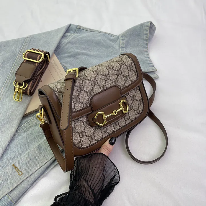 Elegant%20Luxury%20Small%20Niche%20Saddle%20Bag%20-%20Image%207