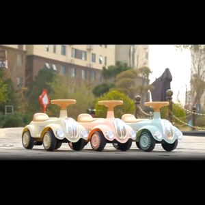 4 Wheels Ride On Toy Car / Push Baby Car with Music & Lights Children Retro Scooter Balance Car Anti-Rollover Scooter Boys Girls Four-Wheel Toy Car