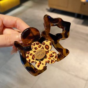 Fashionable Leopard Print Ponytail Holder Womens Unique Design Hair Accessory Shark Clamp Stylish Hair Accessories
