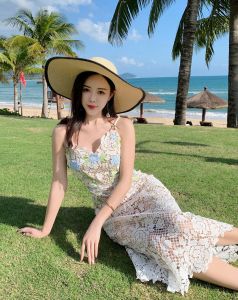 RYRYSTYLE Minority designer new product heavy industry lace embroidery flower dress big swing hollow out lace suspender skirt 9851