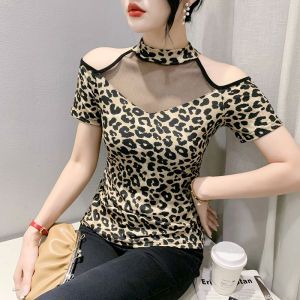 เซ็กซี่ เสื้อยืดไหล่เปลือย ผู้หญิง แขนสั้น ฤดูร้อน แฟชั่นเสือดาวพิมพ์เย็บปะติดปะต่อกัน ตาข่าย เสื้อท่อนบน พรางหุ่น อินเทรนด์ เสื้อเชิ้ตตัวเล็ก