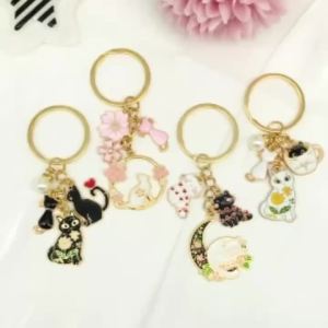 Móc Khóa Hình Mèo Dễ Thương Bằng Hợp Kim Tráng Men Họa Tiết Hoạt Hình Phụ Kiện Trang Trí Túi Xách Ô Tô Quà Tặng Cho Phụ Nữ Và Bé Gái