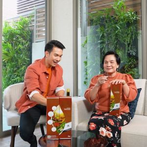 (2 แถม 2) น้ำอัมริท Atis Amarit อทิส อัมริท น้ำสมุนไพรพลูคาวสกัดเข้มข้น