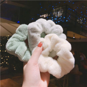 ขนกระต่ายน่ารักอุปกรณ์เสริมผมสําหรับผู้หญิงที่สมบูรณ์แบบสําหรับฤดูใบไม้ร่วงและฤดูหนาวอเนกประสงค์ตุ๊กตาหมูขนาดใหญ่ลําไส้แหวนผม