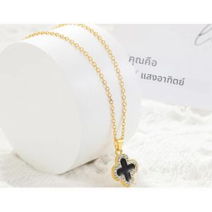 สร้อยคอจี้รูปใบโคลเวอร์สี่แฉกสีโรสโกลด์ สร้อยคอแบบโชคเกอร์ เครื่องประดับสามสี ของขวัญสำหรับคุณแม่ในวันขอบคุณพระเจ้า