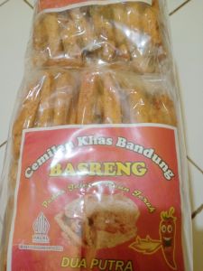 Camilan basreng pedas manis