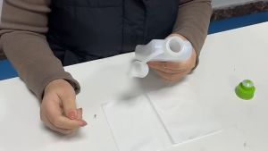 Bình nước chạy bộ thể thaothân bình uốn cong thích hợp để trong đai đeo bụngcầm taydung tích 300ml