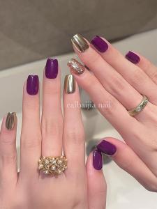 Purple Gold Queen Ancient Wealthy White Wearable Nails Autumn Winter High-End Short Staircase Handmade Crafted Nail Tips