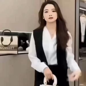 เสื้อกั๊กยาวปานกลางมีชายเสื้อเปิดด้านหน้าเสื้อกั๊กแขนกุดหน้าร้อนเสื้อกั๊กแจ็คเก็ตสีพื้น