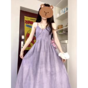 ชุดเดรสยาวสายเดี่ยวสีม่วงฝรั่งเศสสไตล์นุ่มสำหรับผู้หญิงในช่วงฤดูร้อนปี 2025 ชุดไปเที่ยวชายหาดสุดหรูหรา