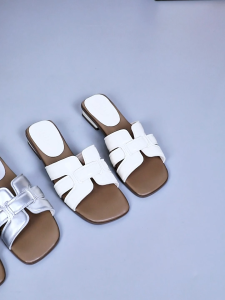 YOTO New Leather Low-Heeled Sandals Are Versatile And Comfortable Slippers For Women