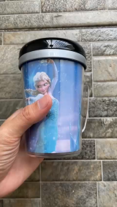 Tumbler Elsa Frozen: Gelas Souvenir Minum dengan Gagang Ergonomis