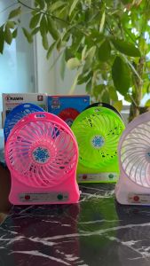 พัดลมมือถือ พัดลมมือพกพา พัดลมเล็ก พัดลมพกพา พัดลมพกพาชาร์จ พัดลมชาร์จแบต พัดลม usb พัดลมใส่ถ่าน พัดลมพกพาไรสาย พัดลมมินิ พัดลมแบตเตอรี่ พัดลมพกพา แบต 50000 พัดลม ไร้สาย ผัดลมพกพา พัดลมตั้งโต๊ะ พร้อมส่งแถมถ่าน พัดลม พัดลมพกพามินิ