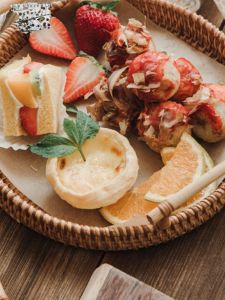 Rattan Woven Fruit Basket Handmade Japanese Bread Basket Steamed Bun Tray Living Room Home Storage Basket Display Tray