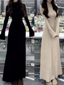 Váy Dài Tay Cổ Cao Màu Đen Dệt Kim Cho Nữ Mùa Thu Đông 2025 Váy Dài Ôm Vừa Vặn Thanh Lịch Mới Váy Dài Cổ Chữ a