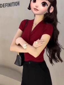 French Elegant Red V-Neck Short Sleeve Slim Fit T-Shirt Womens Summer New Style Charming Beautiful Small Size Fashionable Top