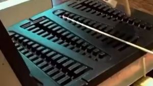 Electric 4-grid stainless steel double-sided heating pine waffle maker for commercial use