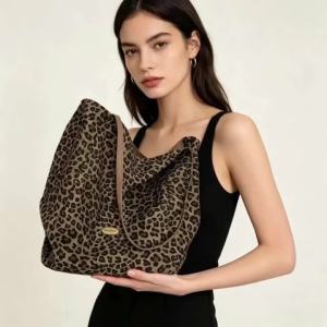 Leopard Print Double-Sided Canvas Shoulder Bag Large Capacity Portable Tote College Style Leisure Fashion Accessory
