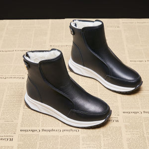 รองเท้าบูทหิมะหนังแท้แบบหนาสำหรับผู้หญิง ฤดูหนาว 2025 รองเท้าบูทสั้นขนแกะ ทรงหัวมน หัวเข็มขัด วัสดุด้านในเป็นขนแกะผสม