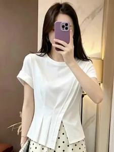 Simple White Short Sleeve T-Shirt for Women with Slit Hem