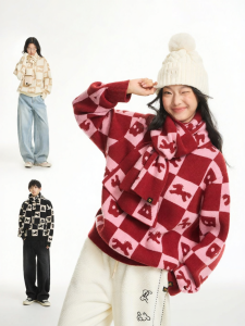 dangerouspeople | Checkerboard Pattern Horseshoe Design Knit Sweater