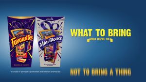 [HÀNG ÚC] HỘP SÔCÔLA MIX VỊ CADBURY Favourites 340g