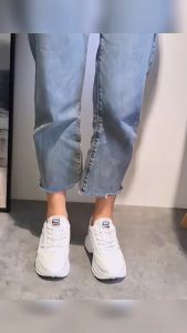 ซื้อที่ไหนดี เสริมส้น 4.5 ซม รองเท้าผู้หญิง รองเท้าผ้าใบสีขาว 35-42 มี 2 สี