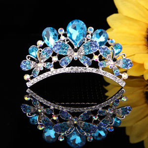 มงกุฎเพชรสำหรับเด็ก มงกุฎสีฟ้าอ่อนพร้อมแปรงหน้าผม มงกุฎทรงหัวเข็มขัดสำหรับเด็กผู้หญิง มงกุฎทรงหัวเข็มขัดทรงคริสตัล
