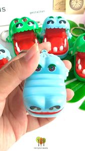 Gantungan Kunci Mainan Gigi Buaya Gigit Miniatur Crocodile Dentist Game Keychain Funny Fancy Gift Best Present For Birthday Event Souvenir Ready Grosir