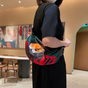 กระเป๋าสะพายข้างผ้าแคนวาสสำหรับผู้หญิง กระเป๋าสะพายข้างแบบถือได้ เวอร์ชั่นใหม่ปี 2025 กระเป๋าสะพายข้างแบบมีซิป กระเป๋าสะพายข้างสไตล์ใหม่