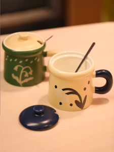 Retro Hand-Painted Ceramic Mugs with Lids And Spoons Coffee Cups Elegant Birthday Gift Box for Home Use Flower Pattern