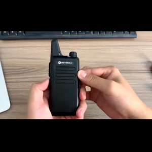HT MOTOROLA Walkie-Talkie mini 400-470mhz Two-way radio Baterai 9800mAh Mendukung pengisian cepat USB Portable Radio 2PCS