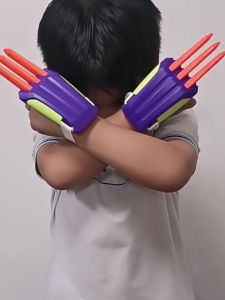 Playful Carrot Toy Claw Mini 3D Printed Gravity-Sensing Radish Claw X-MEN Cosplay Wolverine Claw Boys Decompression Toys